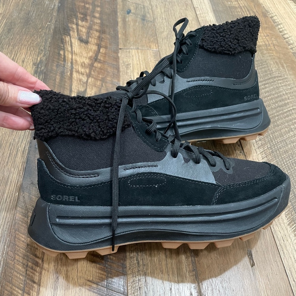 NEW Sorel Cozy Hiker Platform boot Wm 8